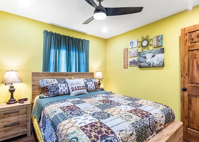 Holiday home Stockyards Longhorn House, Tcu Close By *